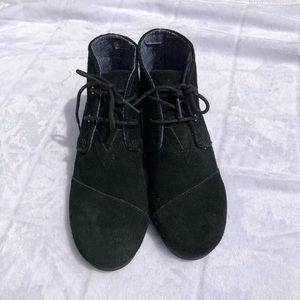 Toms Wedges Black youth size 4